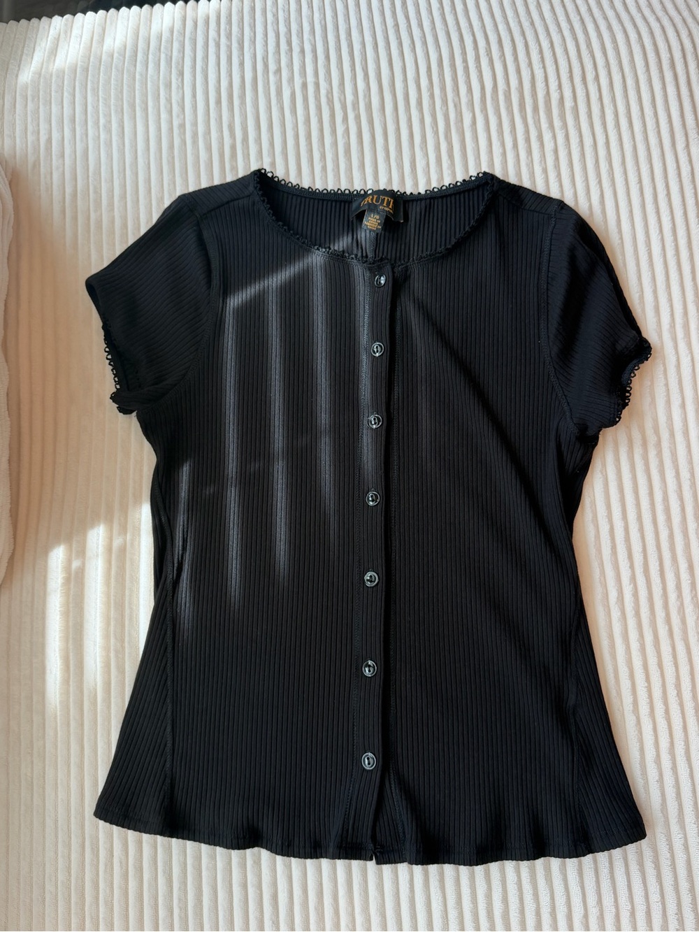 TRUTH by Republic Black Ribbed Button Front Baby Tee Large